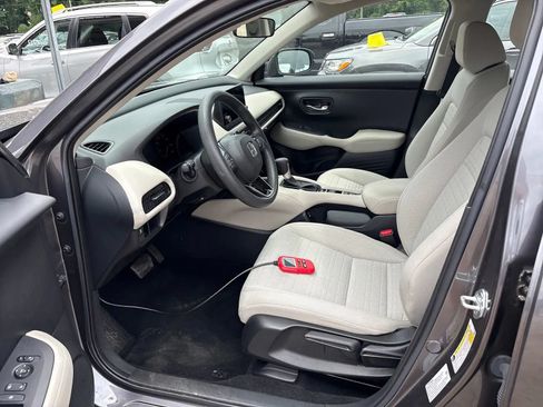 Used 2025 Honda HR-V LX image 4