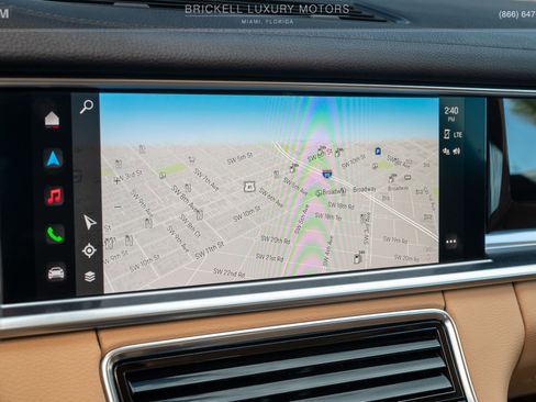 Used 2022 Porsche Panamera image 36