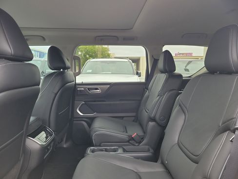 New 2026 INFINITI QX80 Luxe image 9