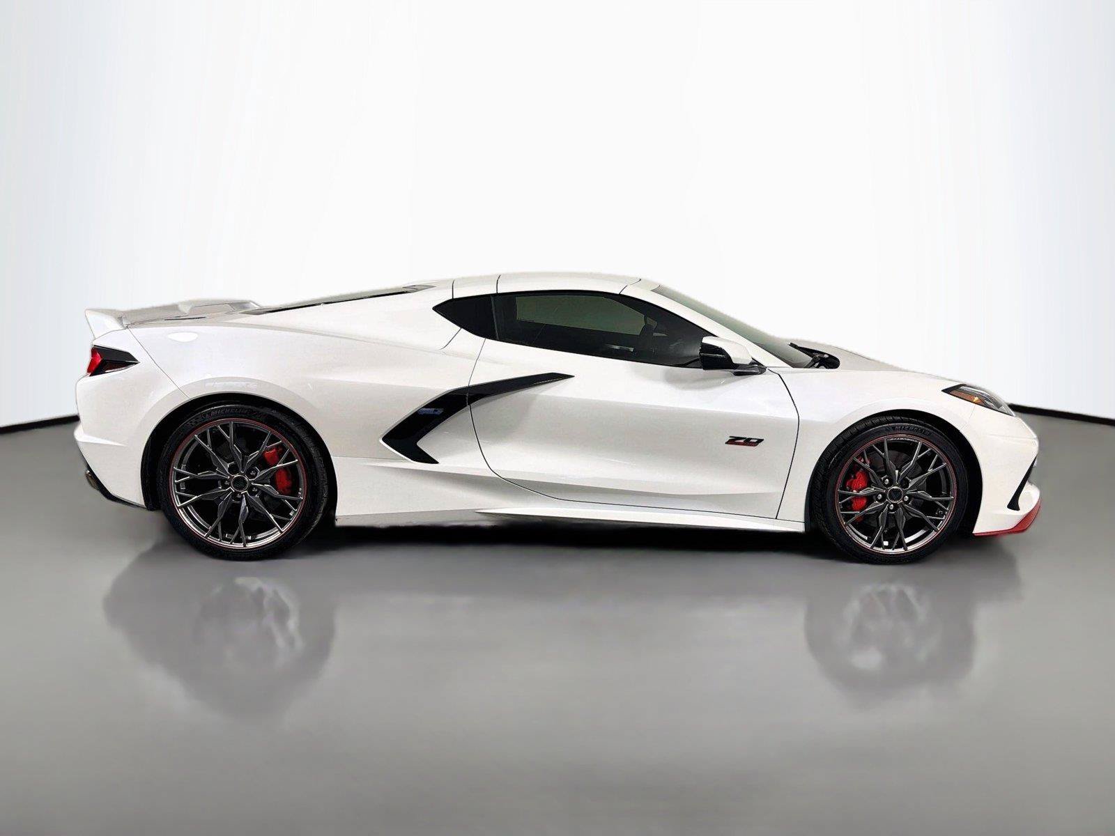 Used 2023 Chevrolet Corvette Stingray Premium Cpe w/ Z51 Performance Package RWD image 4