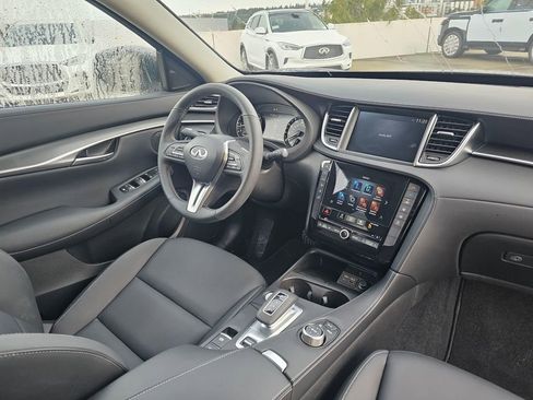New 2025 INFINITI QX50 Pure image 10