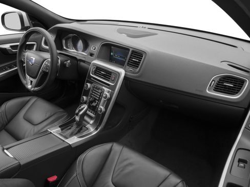 Used 2018 Volvo V60 T5 Dynamic w/ Protection Package image 13