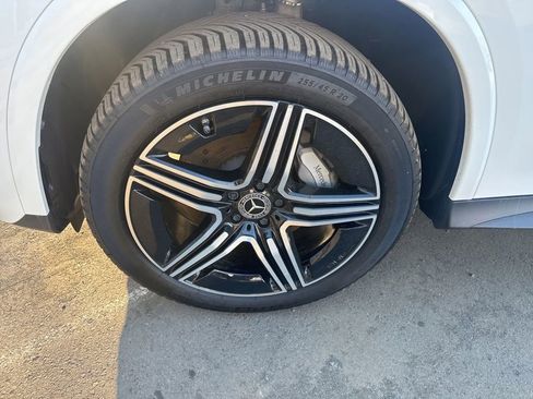 Used 2024 Mercedes-Benz GLC 300 4MATIC image 50