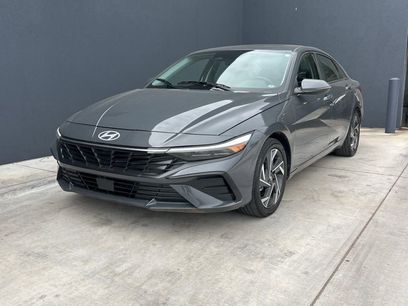 Certified 2025 Hyundai Elantra Limited