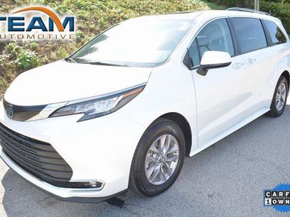 Certified 2022 Toyota Sienna XLE