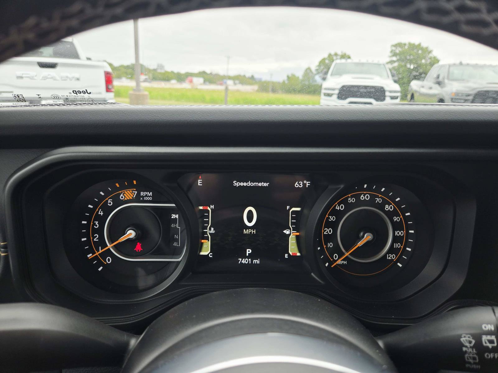 Used 2025 Jeep Wrangler Unlimited Sahara AWD/4WD image 28