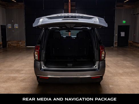 Used 2021 Chevrolet Suburban LT AWD/4WD image 8
