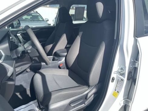 Used 2025 Toyota RAV4 LE AWD/4WD image 14