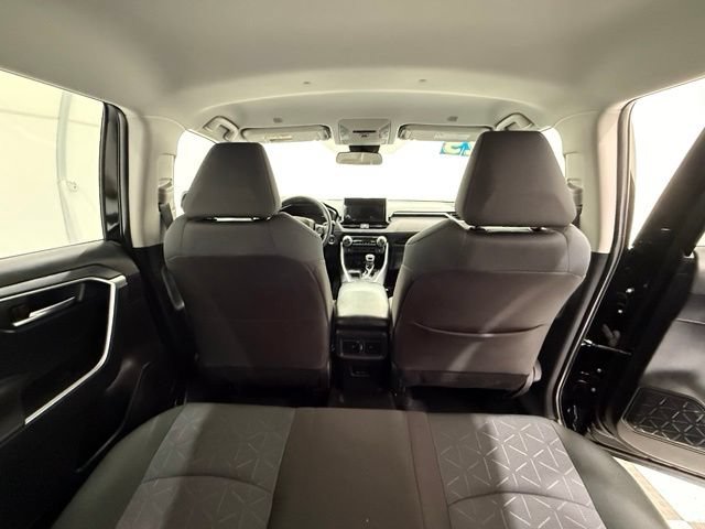 Used 2025 Toyota RAV4 XLE FWD image 27