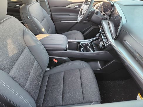 New 2026 Chevrolet Traverse LT w/ Midnight/Sport Edition FWD image 11