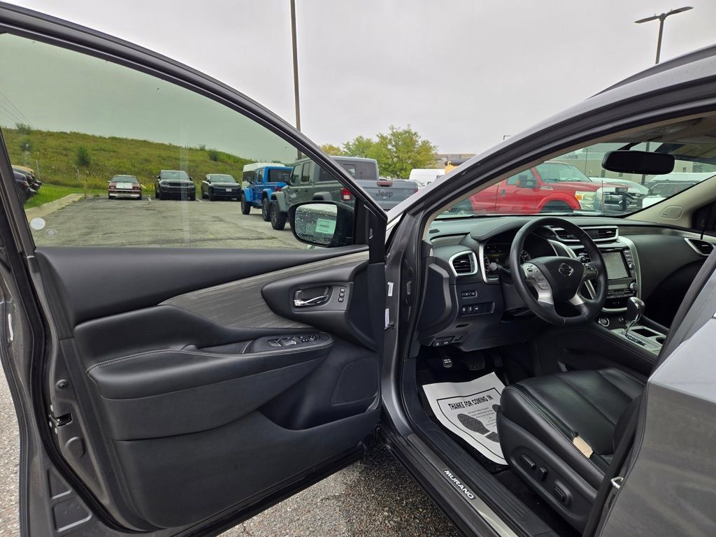 Used 2018 Nissan Murano SL w/ Midnight Edition Package AWD/4WD image 12