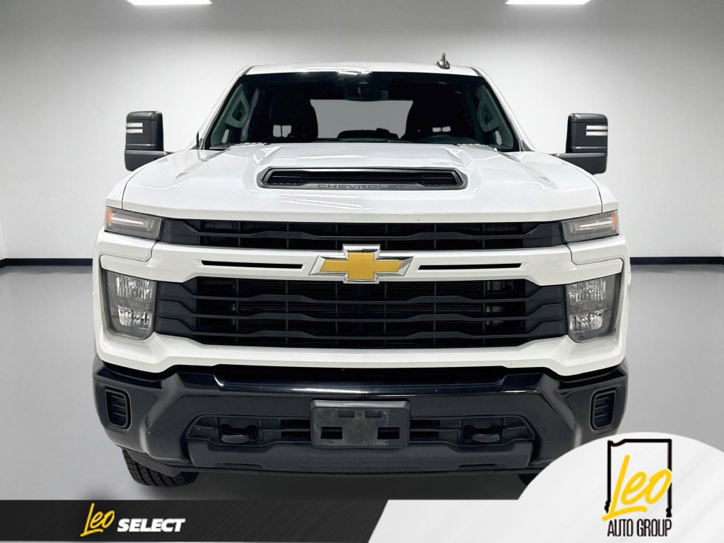 Used 2024 Chevrolet Silverado 2500 Custom w/ Custom Convenience Package AWD/4WD image 2