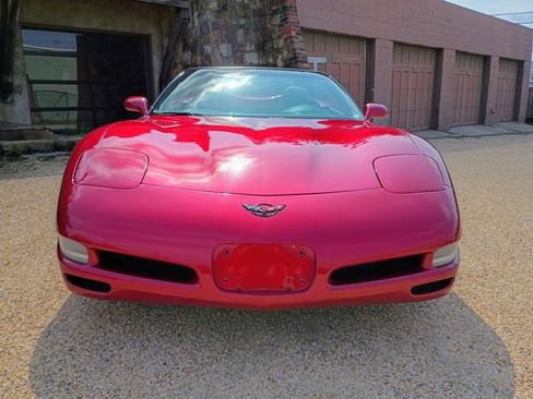 Used 2002 Chevrolet Corvette Convertible w/ Preferred Equipment Group2 RWD image 3