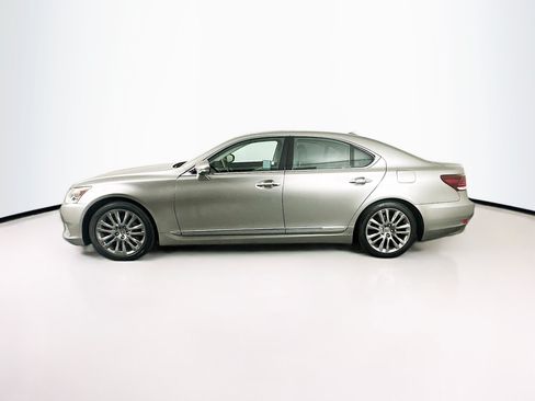 Used 2017 Lexus LS 460 w/ Ultra Luxury Package RWD image 4