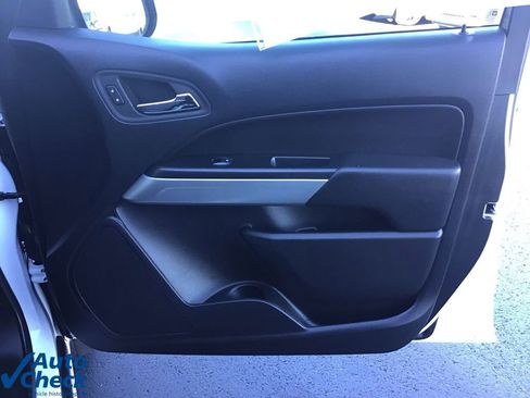 Used 2022 Chevrolet Colorado LT w/ Fleet Safety Package image 17