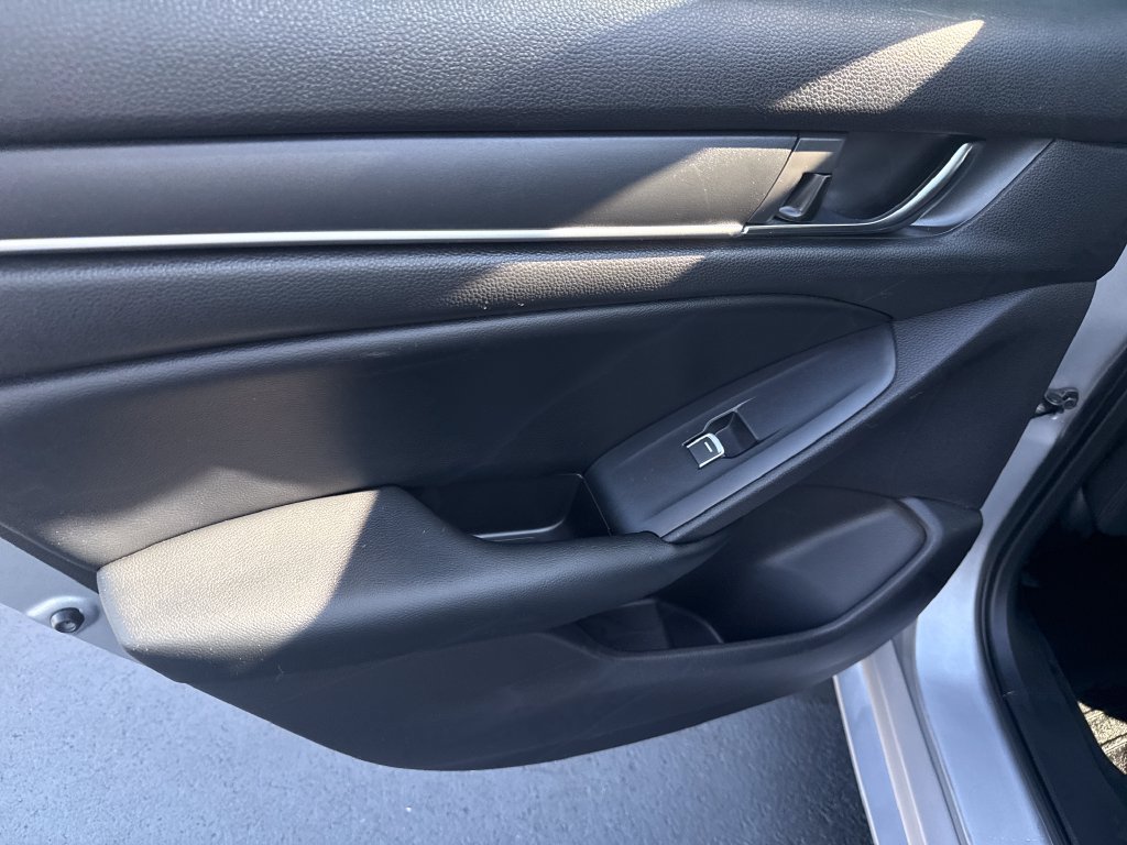 Used 2018 Honda Accord LX image 16