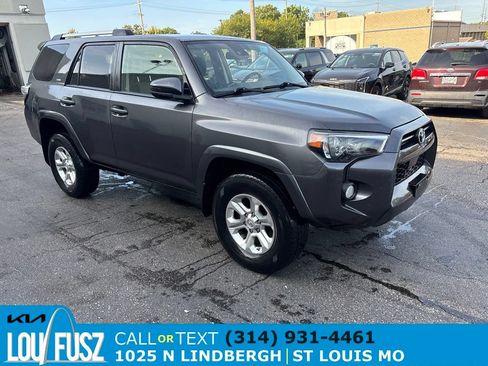 Used 2020 Toyota 4Runner SR5 AWD/4WD image 1