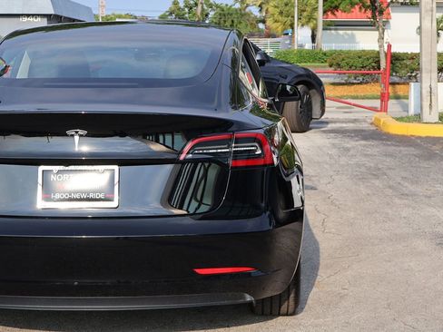 Used 2023 Tesla Model 3 Standard Range RWD image 16