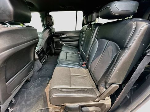 Used 2023 Jeep Wagoneer L Series II AWD/4WD image 26