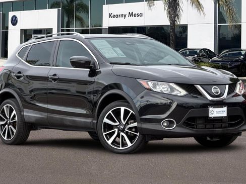 Used 2019 Nissan Rogue Sport SL image 2