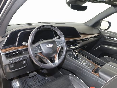 Used 2023 Cadillac Escalade Premium Luxury image 29