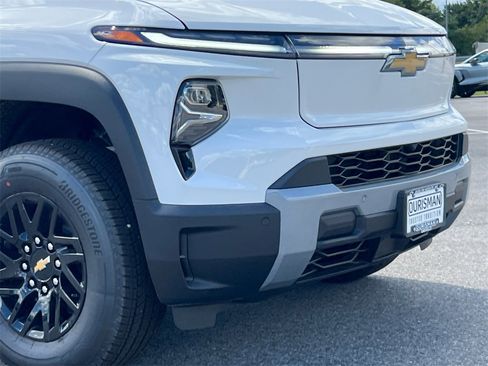 New 2026 Chevrolet Silverado EV LT image 8