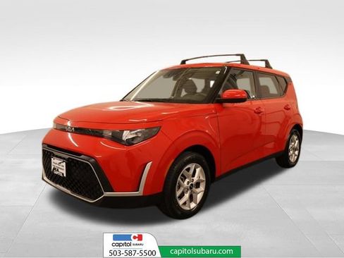Used 2023 Kia Soul LX w/ LX Technology Package FWD image 5