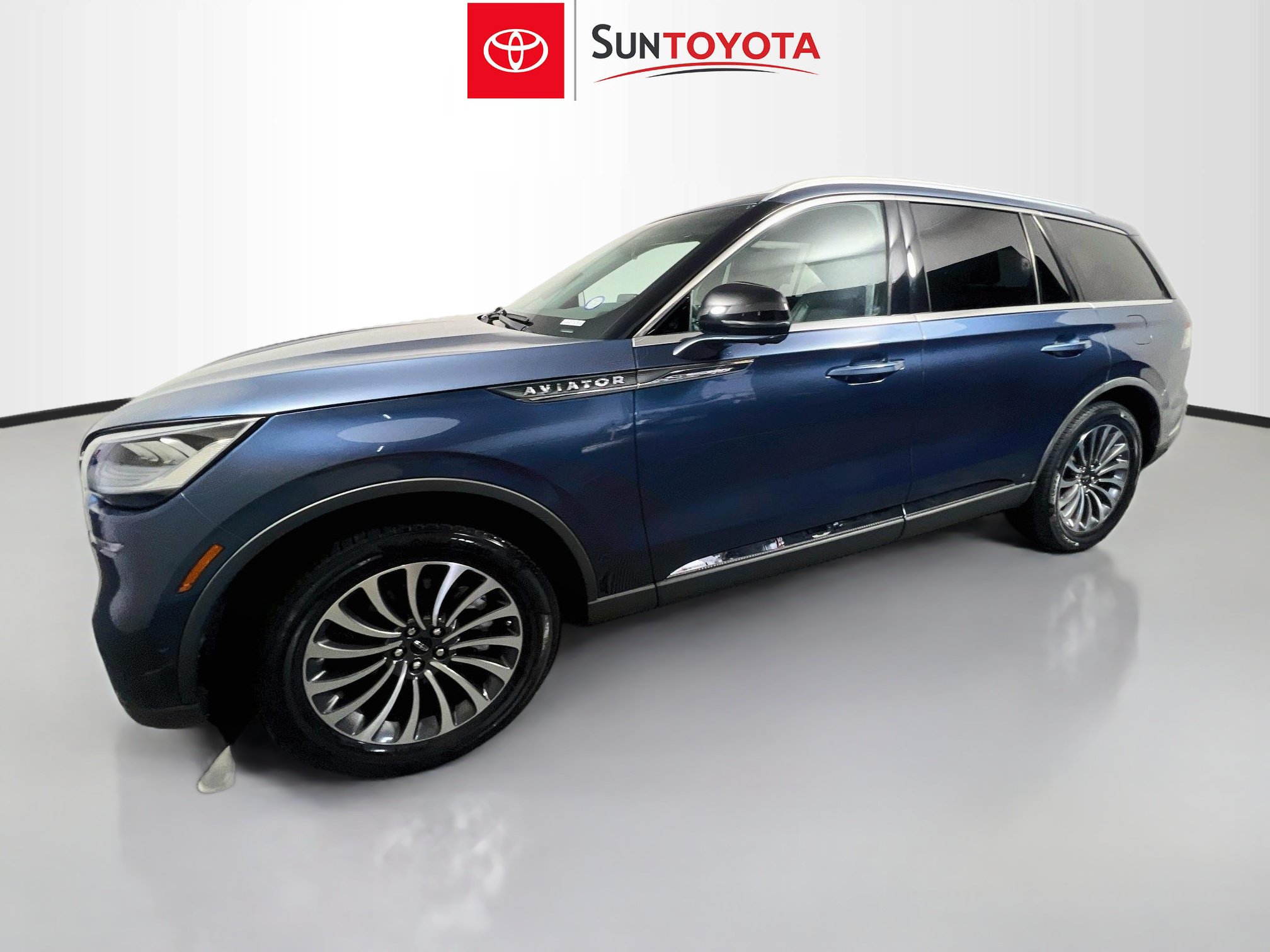 Used 2020 Lincoln Aviator Reserve w/ Equipment Group 201A AWD/4WD image 9