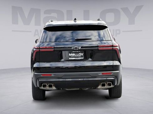 Used 2026 Chevrolet Traverse LT w/ Midnight/Sport Edition image 4