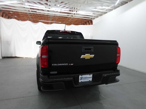 Used 2019 Chevrolet Colorado W/T w/ Custom Special Edition image 7
