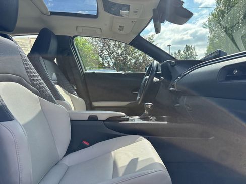 Used 2019 Lexus UX 250h w/ Premium Package AWD/4WD image 16