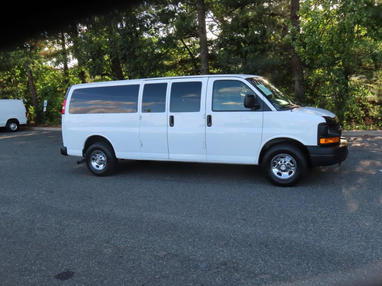 Used 2015 Chevrolet Express 3500 LS RWD image 7