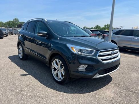 Certified 2019 Ford Escape Titanium AWD/4WD image 3