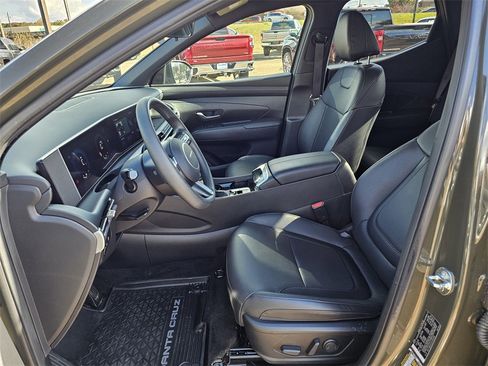 Certified 2025 Hyundai Santa Cruz SEL image 12