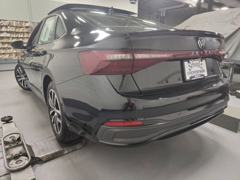 Used 2025 Volkswagen Jetta SE w/ Sunroof Package image 10