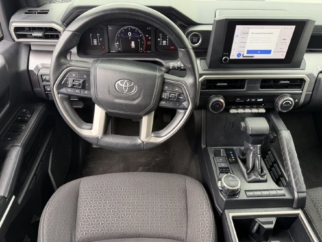 Used 2025 Toyota 4Runner SR5 AWD/4WD image 11