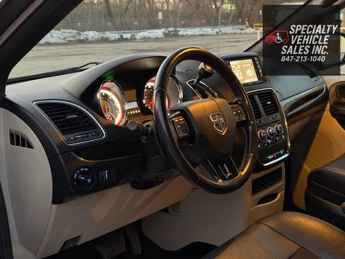 Used 2019 Dodge Grand Caravan SXT image 31