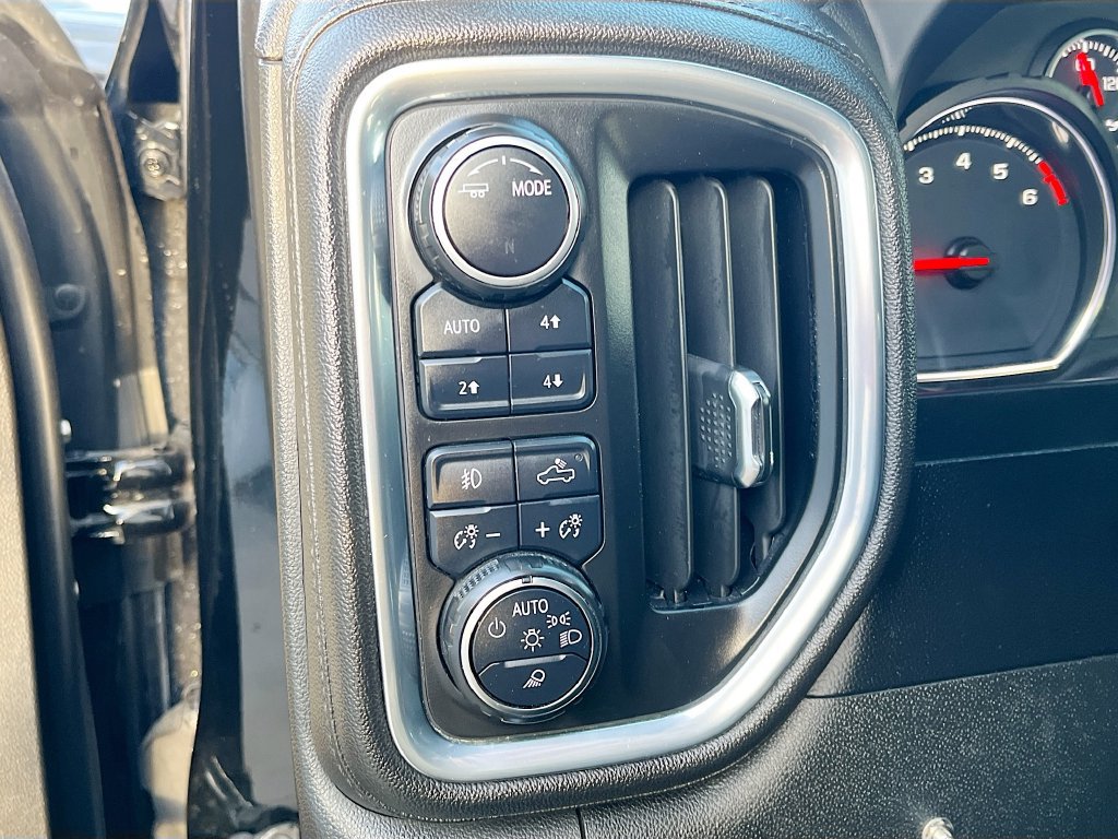 Used 2022 Chevrolet Silverado 1500 RST w/ Safety Package AWD/4WD image 10