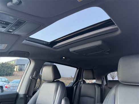 Certified 2024 Honda Odyssey Touring image 13