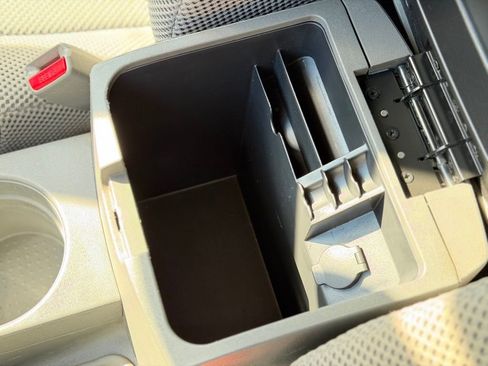 Used 2017 Nissan Frontier SV image 24