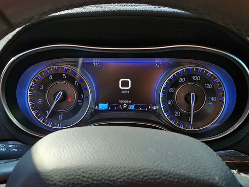 Used 2018 Chrysler 300 Touring image 25