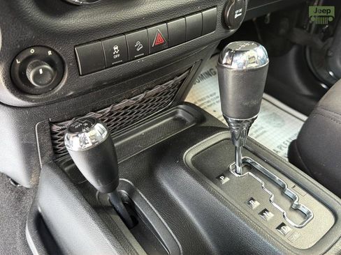 Used 2013 Jeep Wrangler Unlimited Sport image 16