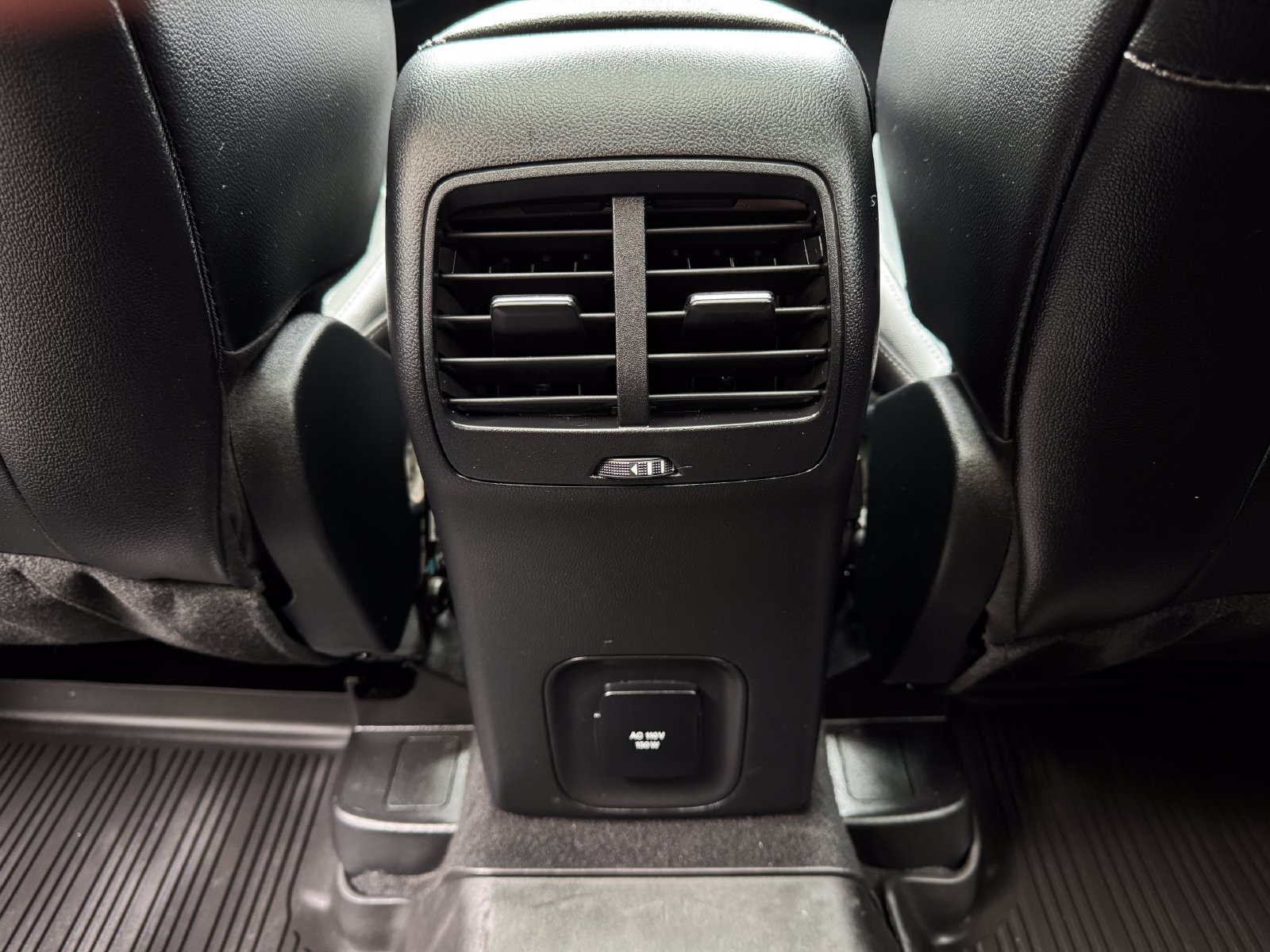 Used 2020 Ford Escape Titanium AWD/4WD image 18