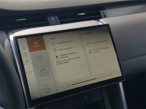 Certified 2025 Land Rover Discovery Sport Dynamic SE image 32