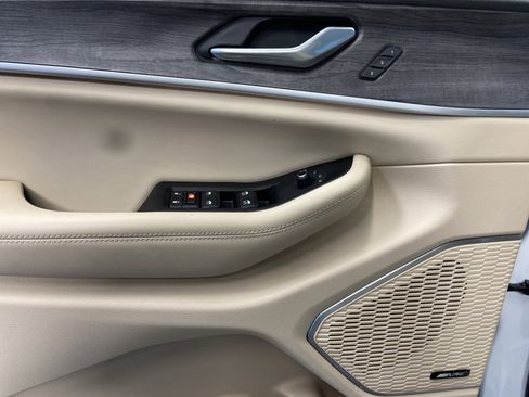 Used 2023 Jeep Grand Cherokee 4WD 4xe image 12