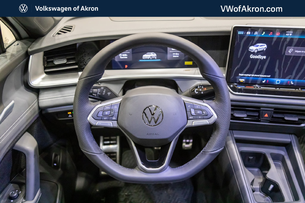 New 2026 Volkswagen Tiguan SE R-Line FWD image 16