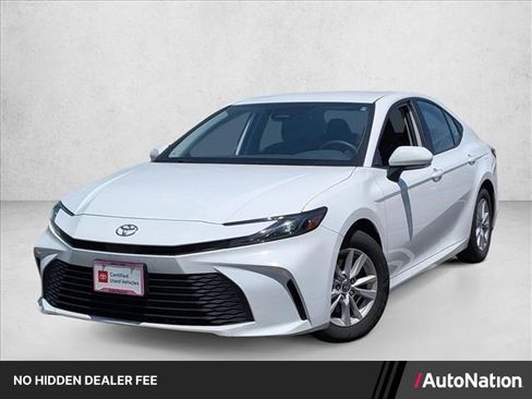 Used 2025 Toyota Camry LE FWD image 1