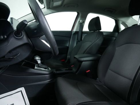 Used 2024 Kia Forte LXS w/ LXS Technology Package FWD image 17