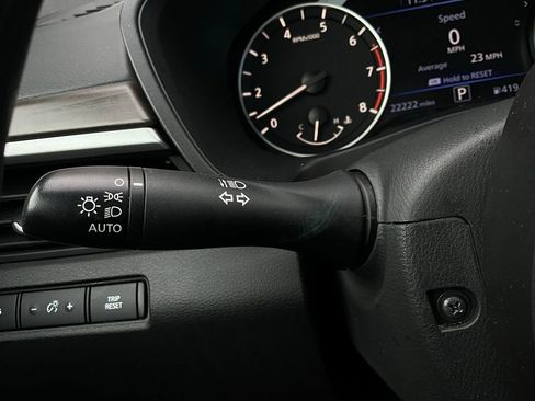 Used 2025 Nissan Altima 2.5 SV image 34