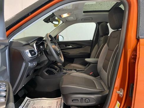 Used 2022 Chevrolet TrailBlazer LT w/ Sun and Liftgate Package AWD/4WD image 12